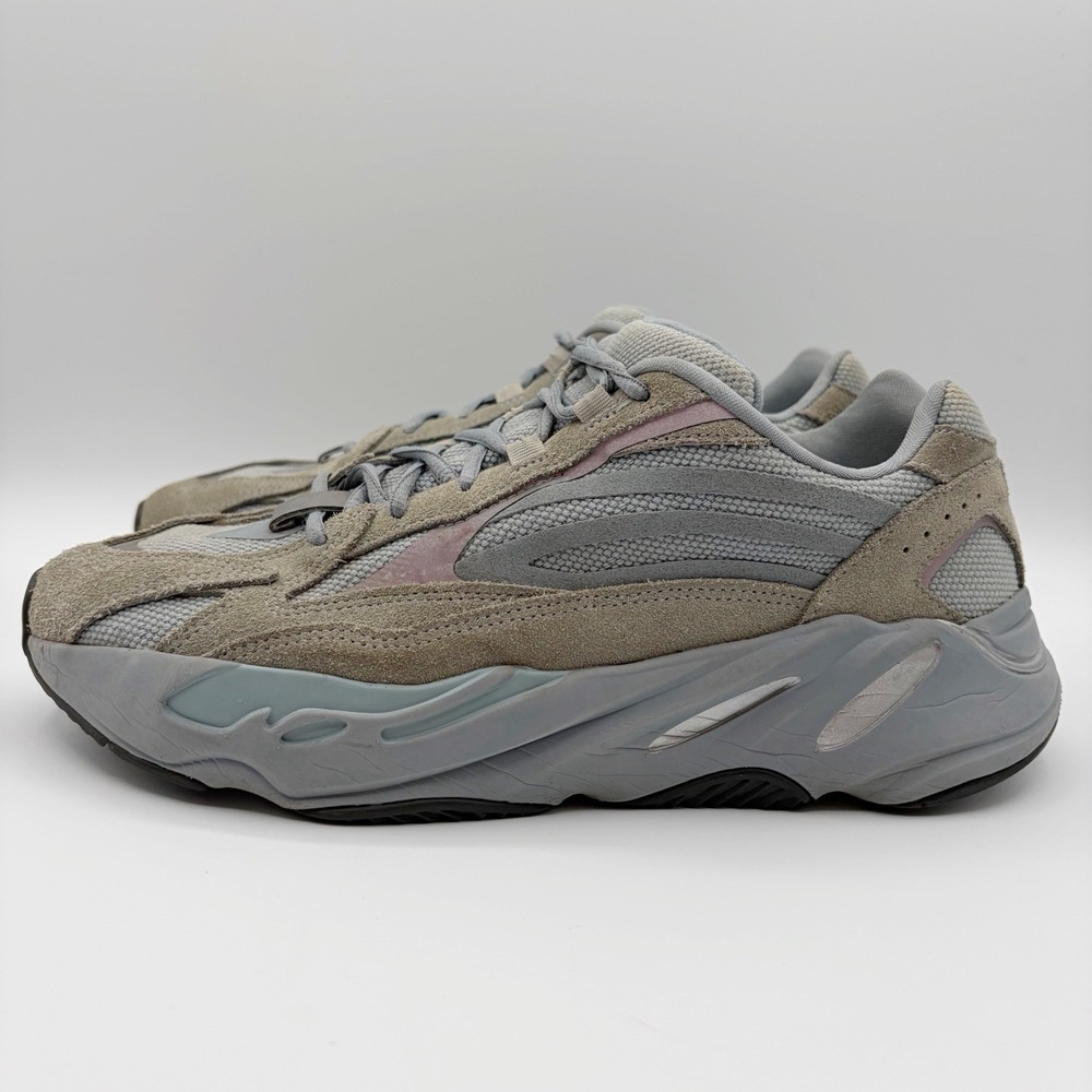 Yeezy 700 v2 "HOSPITAL BLUE" 2019 - Size 10 - fv8424 (15126-7)